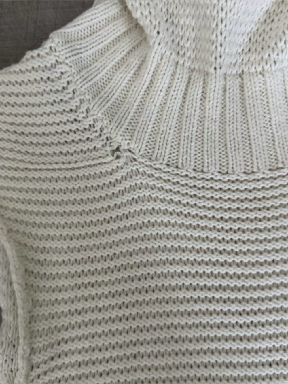 Michael Kors Elegant Cream knit Sleeveless tunic Sweater. Size XS - Picture 10 of 10